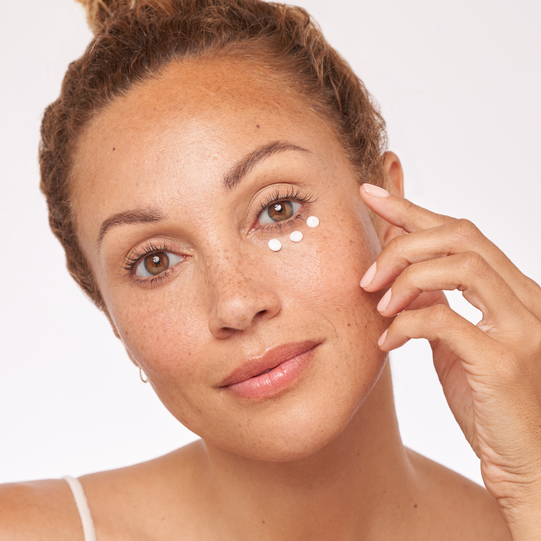 Restorative Eye Treatment With Trihex Technology